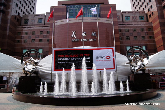 HSBC Golf 'Live" Challenge 2011 - Held at the Ngee Ann City Civic Atrium from 21 to 23 January 2011