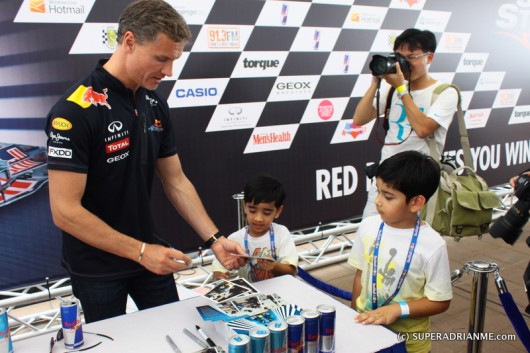 Kids with David Coulthard during Autograph Session in Singaproe 24 April 2011