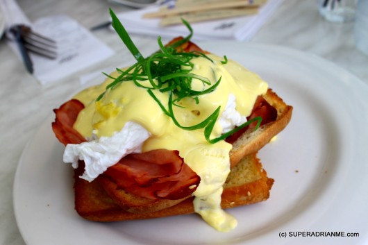 The Coffee Club, Brisbane Australia: Eggs Benedict and Ham on toast A.00