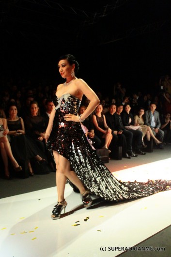 Francis Cheong Couture 2011 - Marie France Bodyline - Christy Chung
