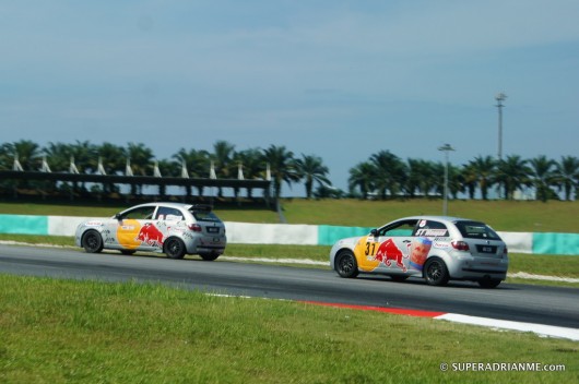 Emmiline Ang and Melissa Huang competing on the Sepang track for a position in the RED BULL ROOKIES Team 2011