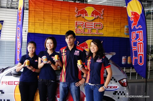 Brunei's Fauziah Binti Hj Haziz (Ogy), Singapore's Emmiline Ang, and Malaysia's Mark Darwin and Siti Shahkirah Shaharul of the Red Bull Rookies Team 2011