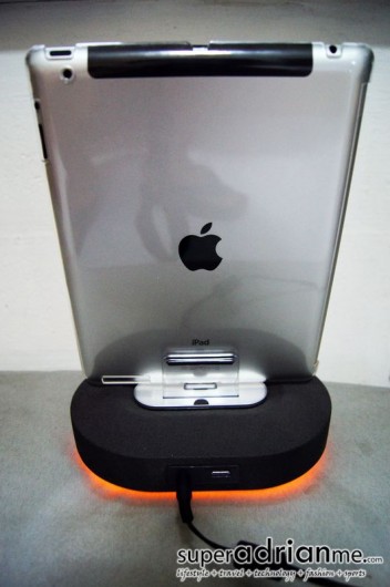 Philips Fidelio DS1200 with iPad 2 back view