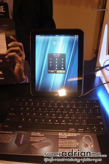 HP TouchPad, Touchstone Charging Dock & Wireless Keyboard