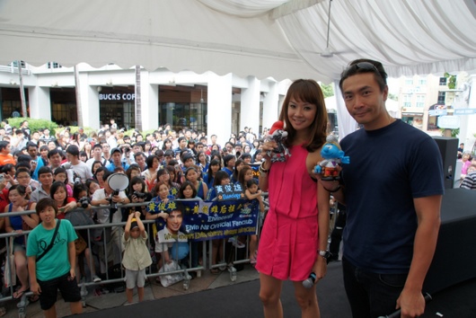 Jade Seah and Tay Ping Hui at Smurfs In The City