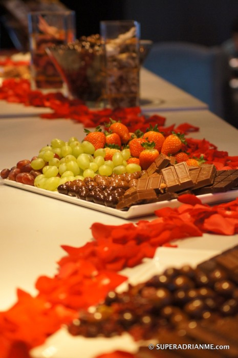 Fruits and Chocolates - Van Houten