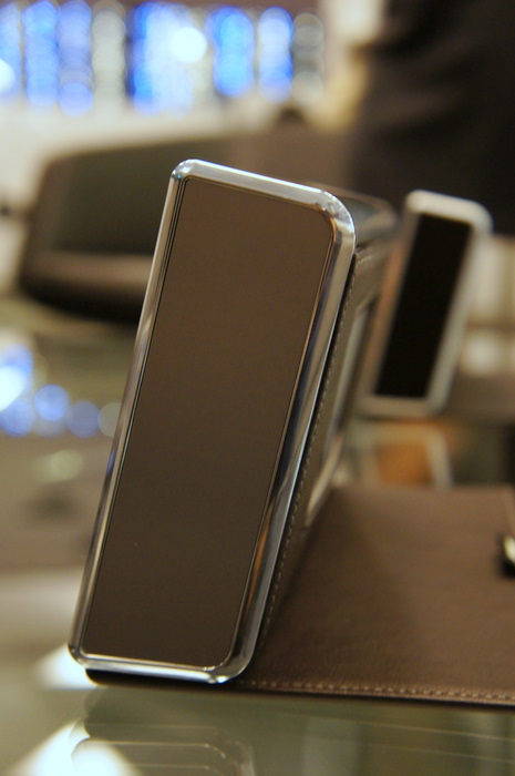 Side view of the Bose Soundlink Wireless Mobile Speaker
