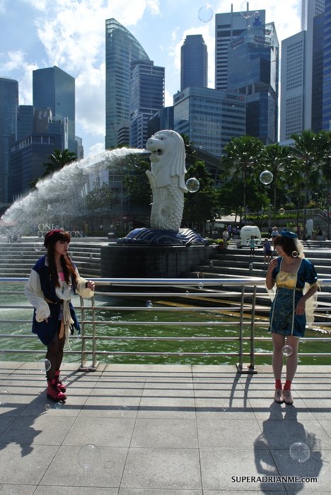 Nikon 1 J1 - PKGIRLS from Taiwan at the Merlion Park