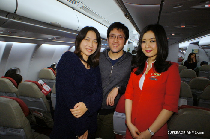 AirAsia X D7 535 2 Dec 2011 - Photos with passengers and crew