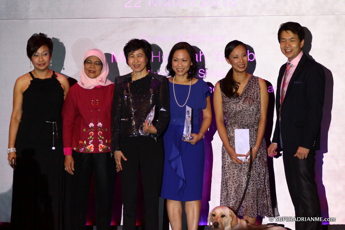 Singapore Woman Award 2012 - Donna Chua (GM Marketing, Robinsons Group), Mdm Halimah Yacob (Miniser of State for MCYS), Bridget Tan, Theresa Tan, Cassandra Chiu and Shaun Seow  (CEO, Mediacorp)