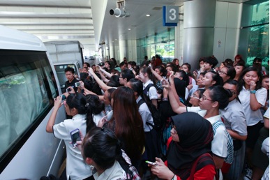 Fans thronging Jay Park's Vehicle At Changi Airport