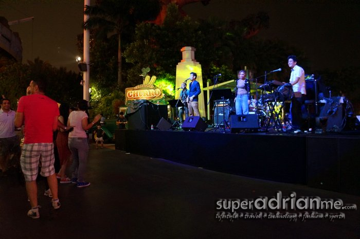 Universal Studios Singapore - Hollywood After Hours - Live Band