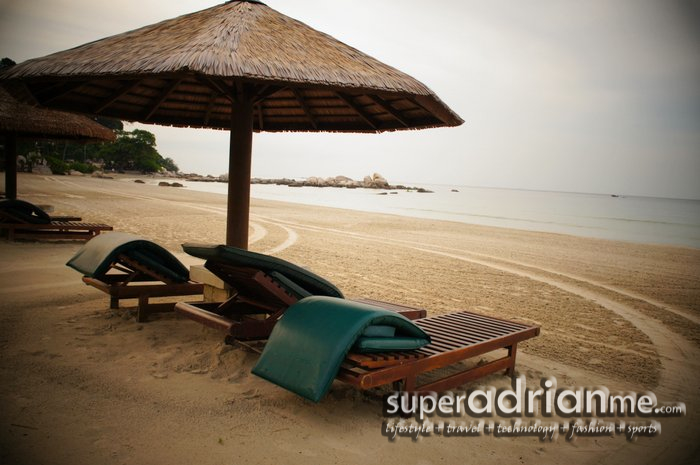 Angsana Bintan - Relax by the beach