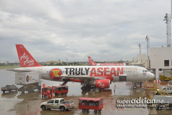 Thai AirAsia Aircraft parked in Don Mueang International Airport, Thailand 8 October 2012