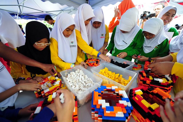 LEGOLAND Malaysia World's Longest LEGO Snake (13)