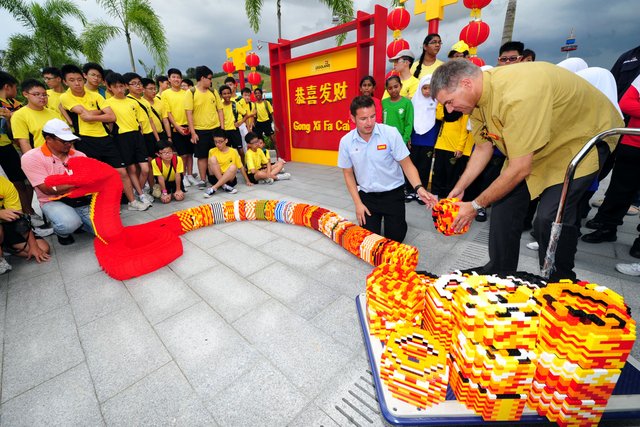 LEGOLAND Malaysia World's Longest LEGO Snake (15)
