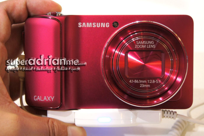 Samsung GALAXY Camera in Red