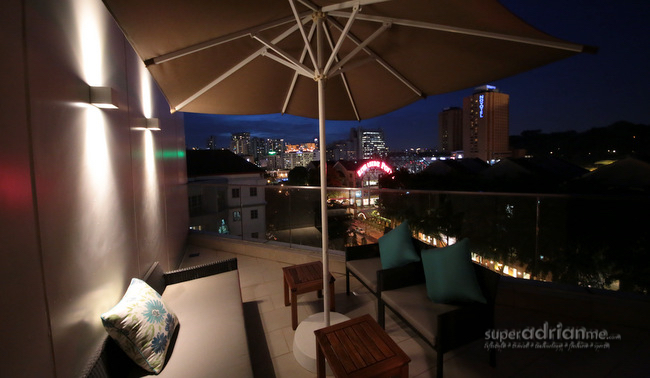 Private Balcony in Regis Rooms at Park Regis Singapore